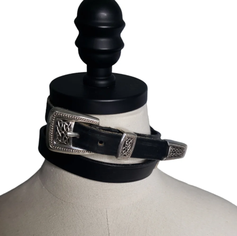 Tory Equestrian English Bridle Leather Silver Tone Buckle Celtic Narrow Belt 28